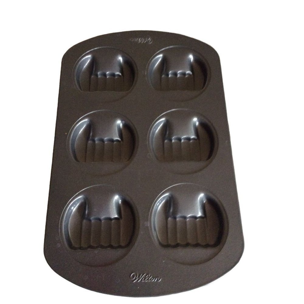 Wilton Dracula Vampire Fangs 6-Cavity Cookie NonStick Halloween Cake Pan